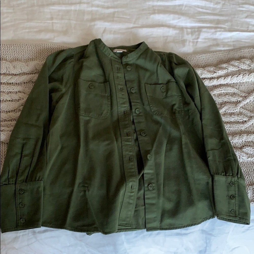 Olive NWOT J. Crew button front blouse in sz S